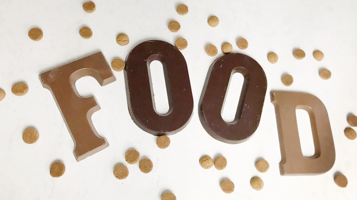 Handige hapjes: Chocoladeletters en strooigoed over? Dit kun je ermee!