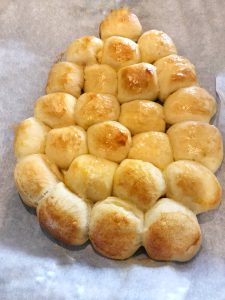 Gemakkelijk recept paasbrunch - croissantdeeg paasei-brood